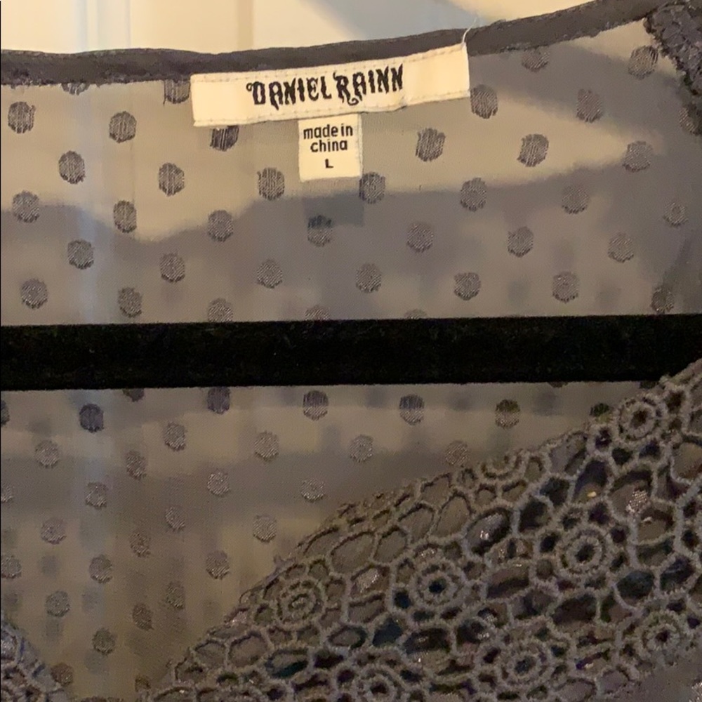 Women’s Crochet 🧶 Blouse - Picture 4 of 5